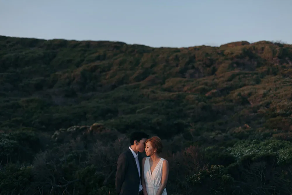 Photo by Shaun Lee. theweddingnotebook.com 