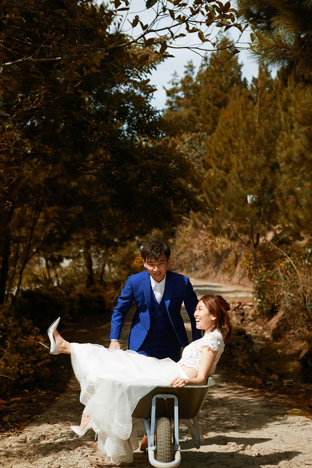 Photo by Threebox Studio. theweddingnotebook.com