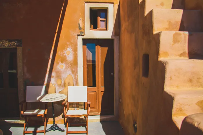 The Secret Guide To Santorini. theweddingnotebook.com