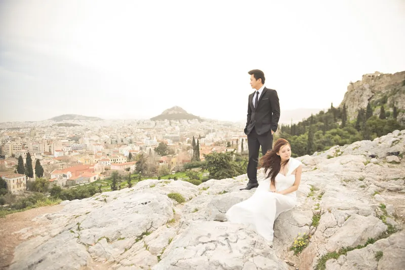 Bridal portraits in Athens. Photo by Andrew Yep Photographie. theweddingnotebook.com