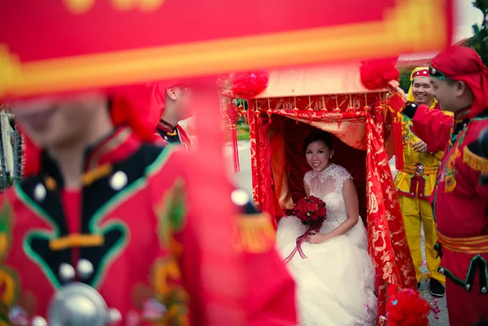 Photo by Dennis Yap Photography*. theweddingnotebook.com