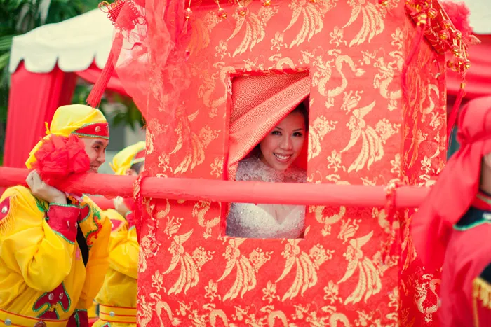 Photo by Dennis Yap Photography*. theweddingnotebook.com