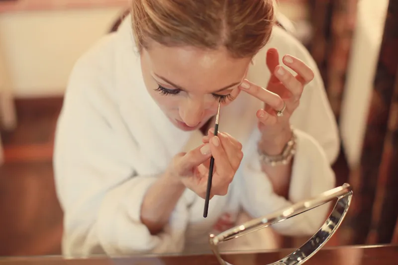 bridal makeup. ZA Gallery. theweddingnotebook.com
