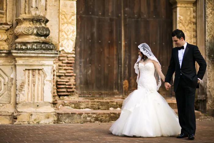 Destination wedding at Guatemala. Jenny Sun Photography. theweddingnotebook.com