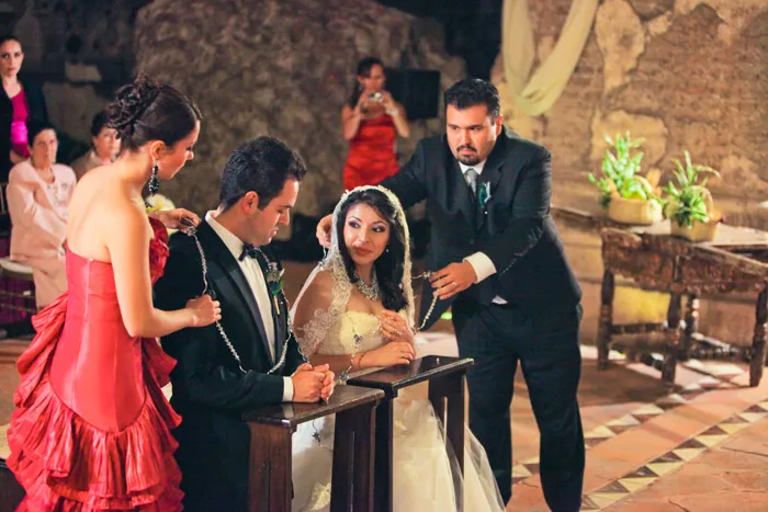 Destination wedding at Guatemala. Jenny Sun Photography. theweddingnotebook.com