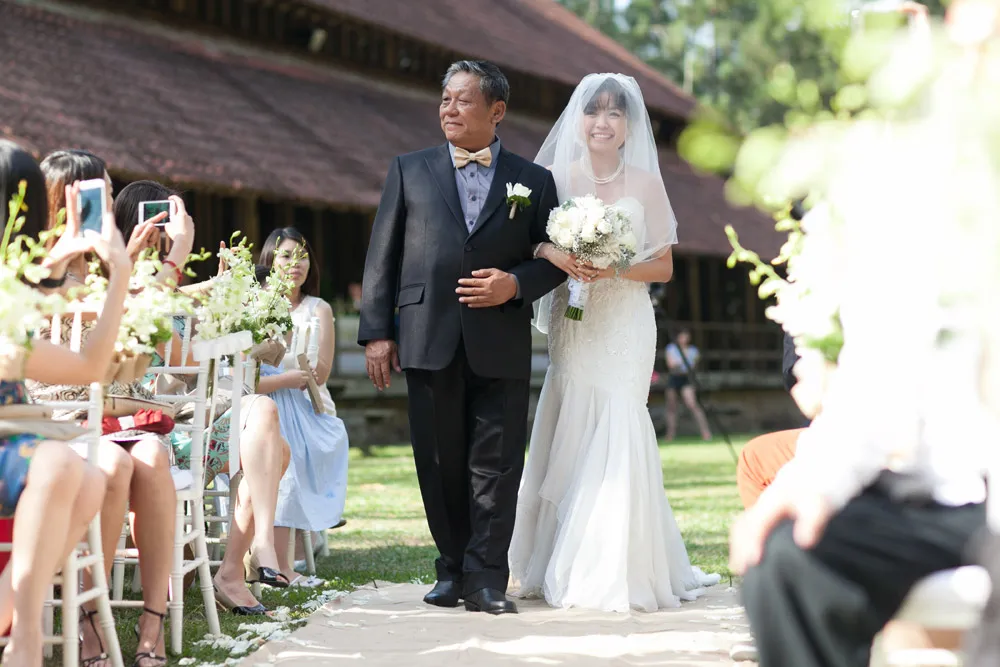 Photography by Anna Rina. theweddingnotebook.com