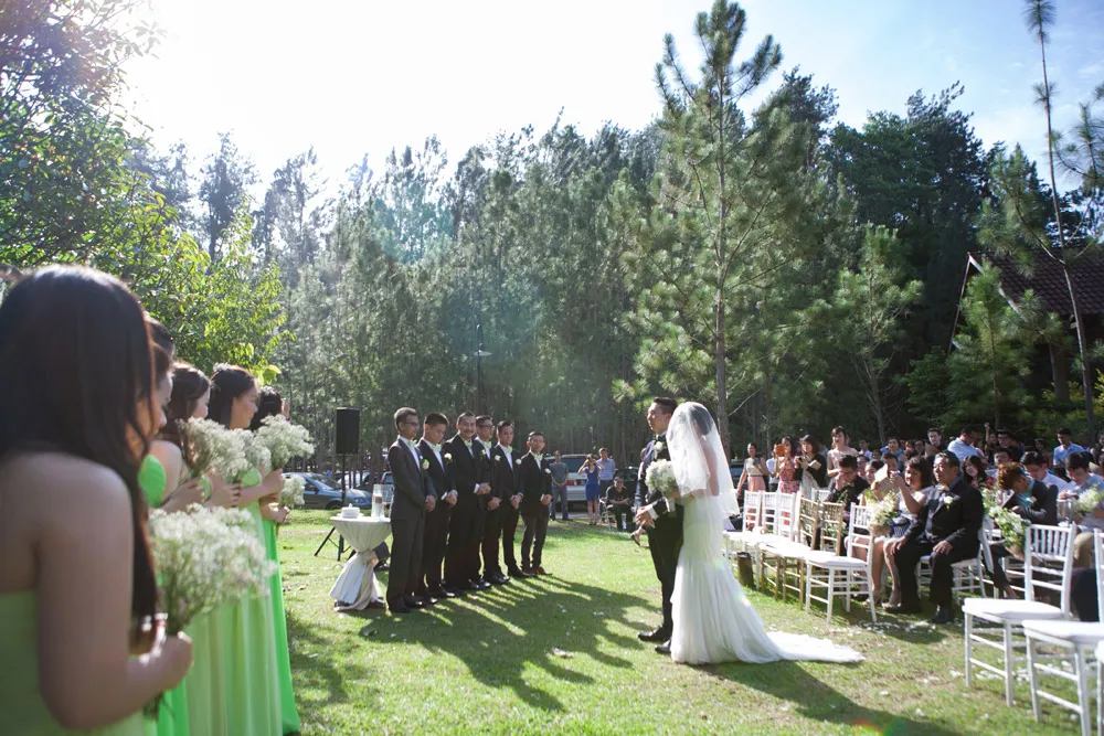 Photography by Anna Rina. theweddingnotebook.com