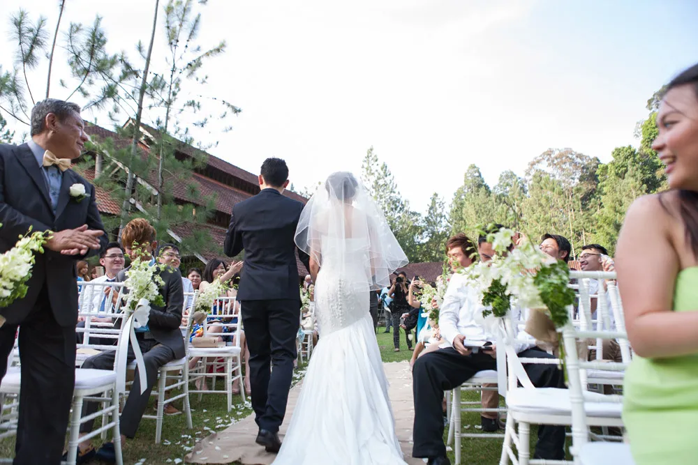 Photography by Anna Rina. theweddingnotebook.com