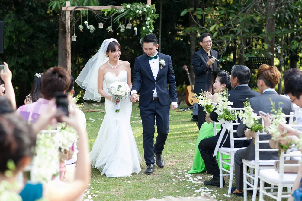 Photography by Anna Rina. theweddingnotebook.com