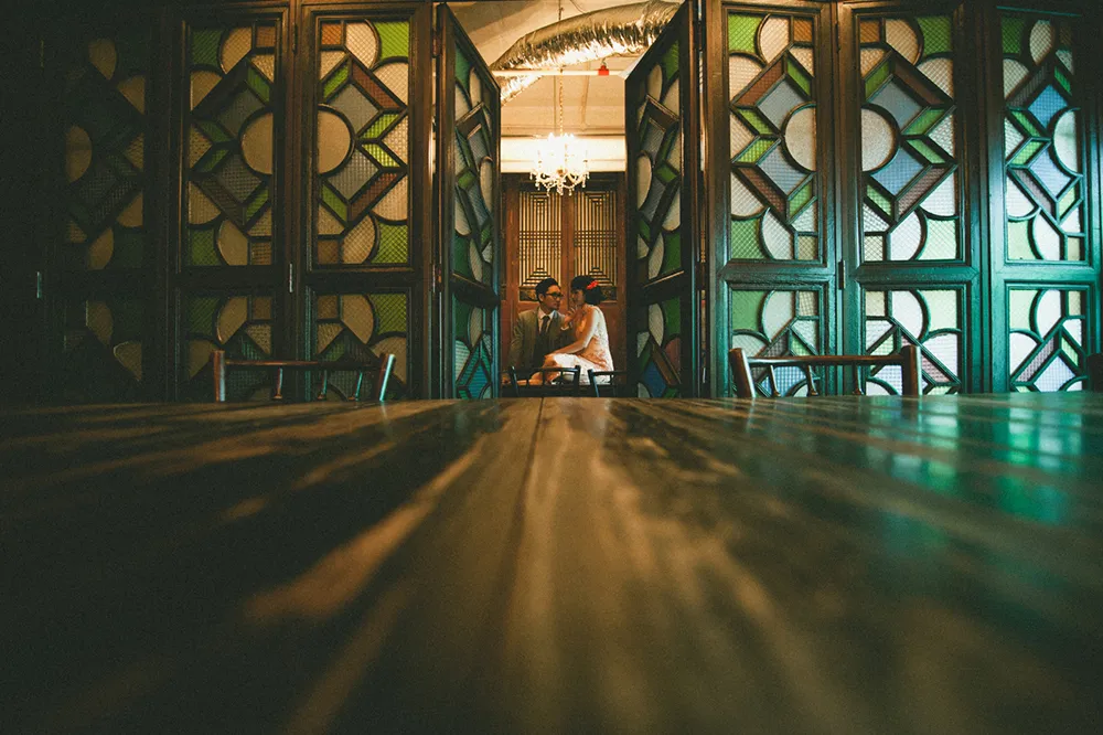 Photo by Daren Chong Photography. theweddingnotebook.com 