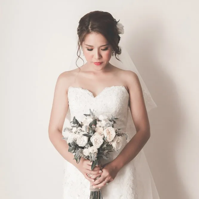 Photo by Angela Rose Photography. theweddingnotebook.com