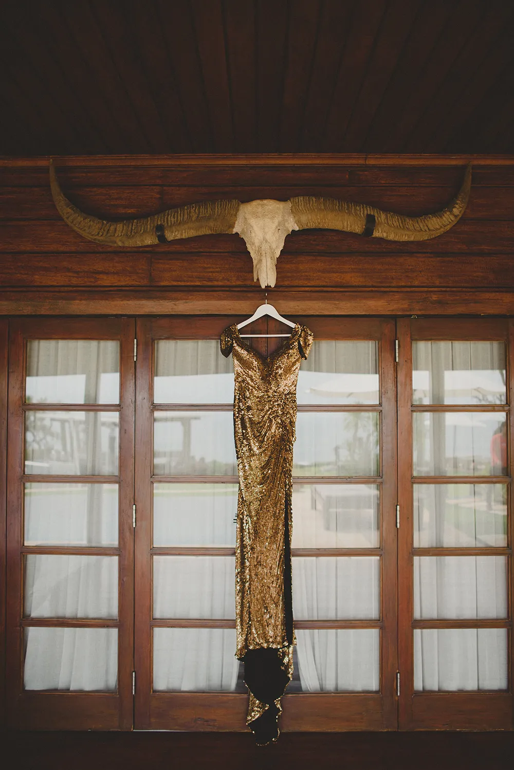 Wedding at The Istana, Uluwatu Bali. Photo by Terralogical. theweddingnotebook.com