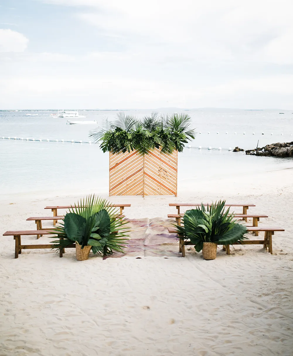 Photography by Helium Hearts by Marlon Capuyan. theweddingnotebook.com