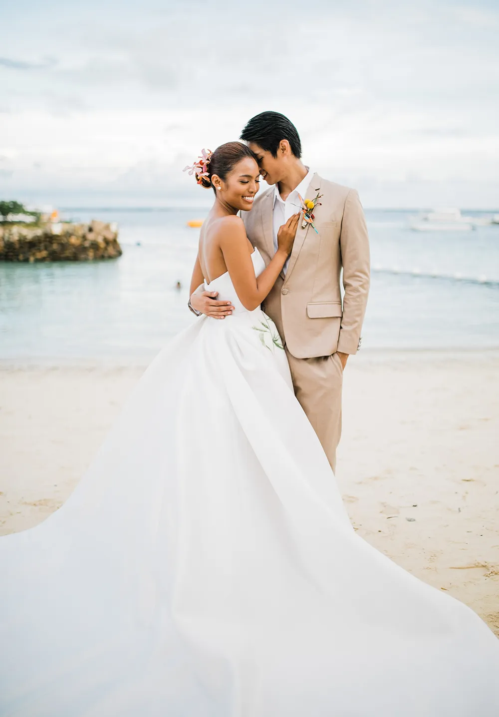 Photography by Helium Hearts by Marlon Capuyan. theweddingnotebook.com