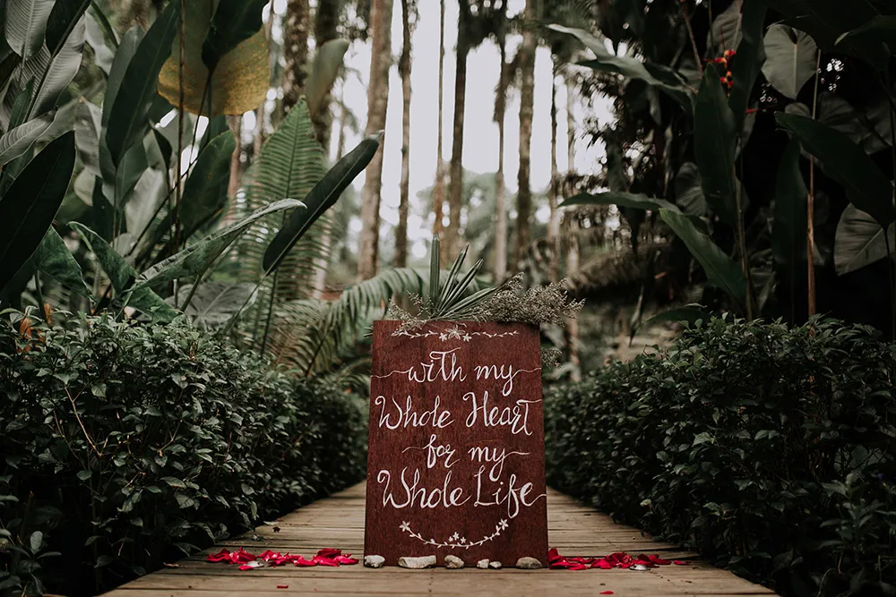 Photo by Jessiel Yee Photography. theweddingnotebook.com