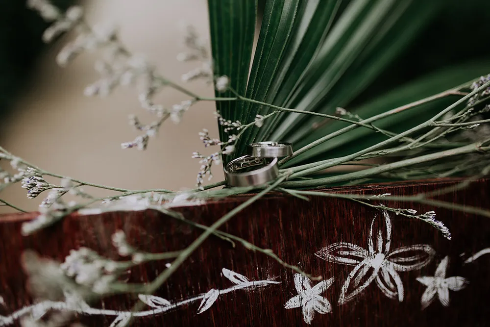 Photo by Jessiel Yee Photography. theweddingnotebook.com