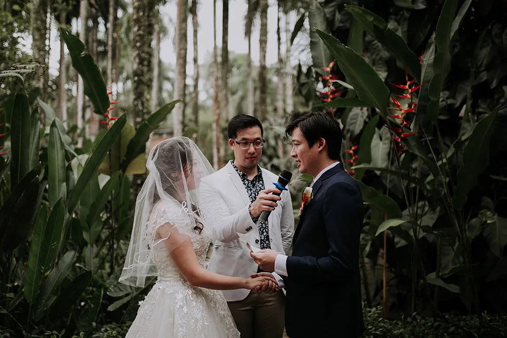 Photo by Jessiel Yee Photography. theweddingnotebook.com