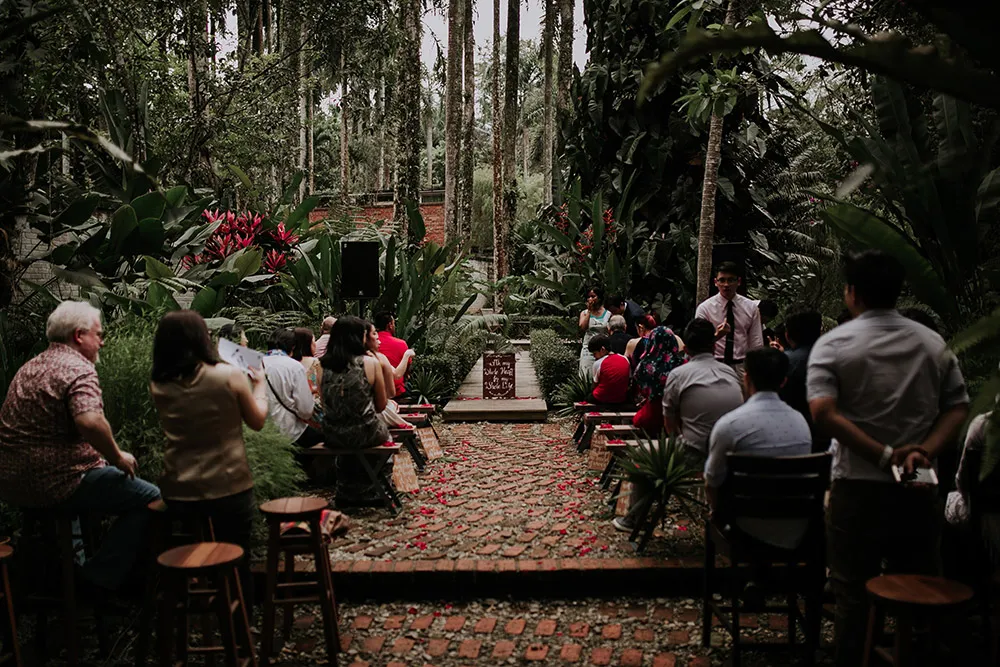 Photo by Jessiel Yee Photography. theweddingnotebook.com