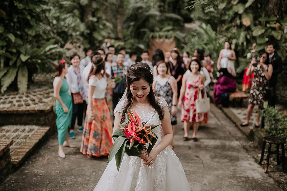 Photo by Jessiel Yee Photography. theweddingnotebook.com