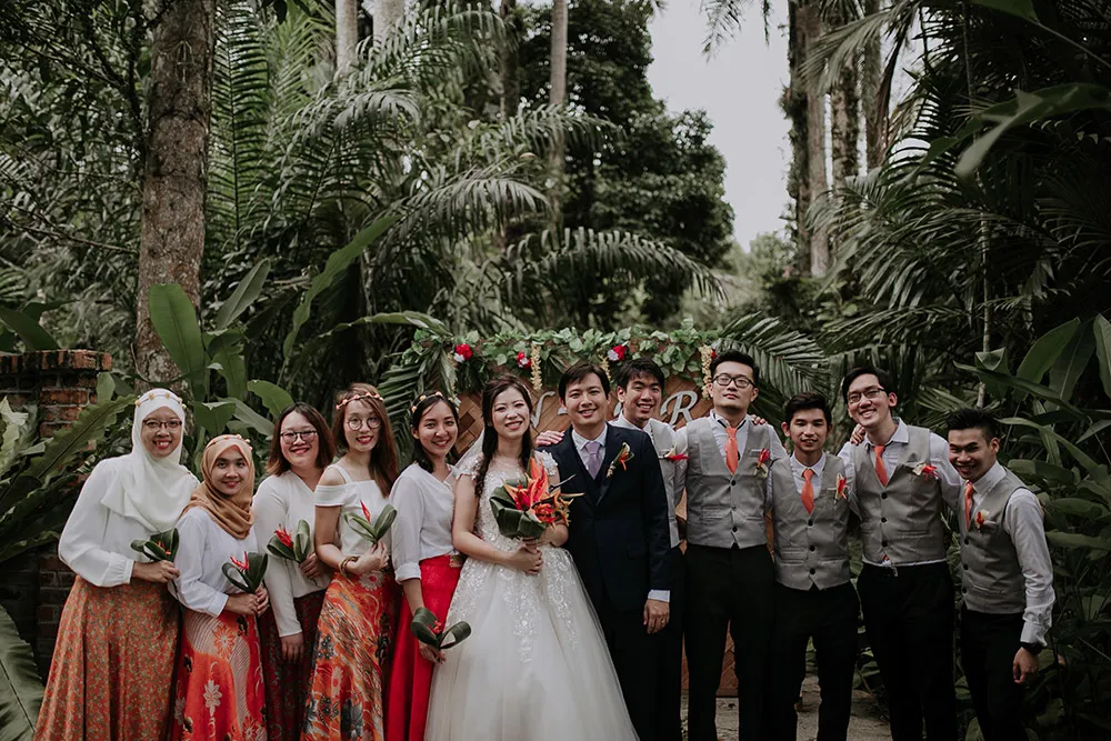 Photo by Jessiel Yee Photography. theweddingnotebook.com