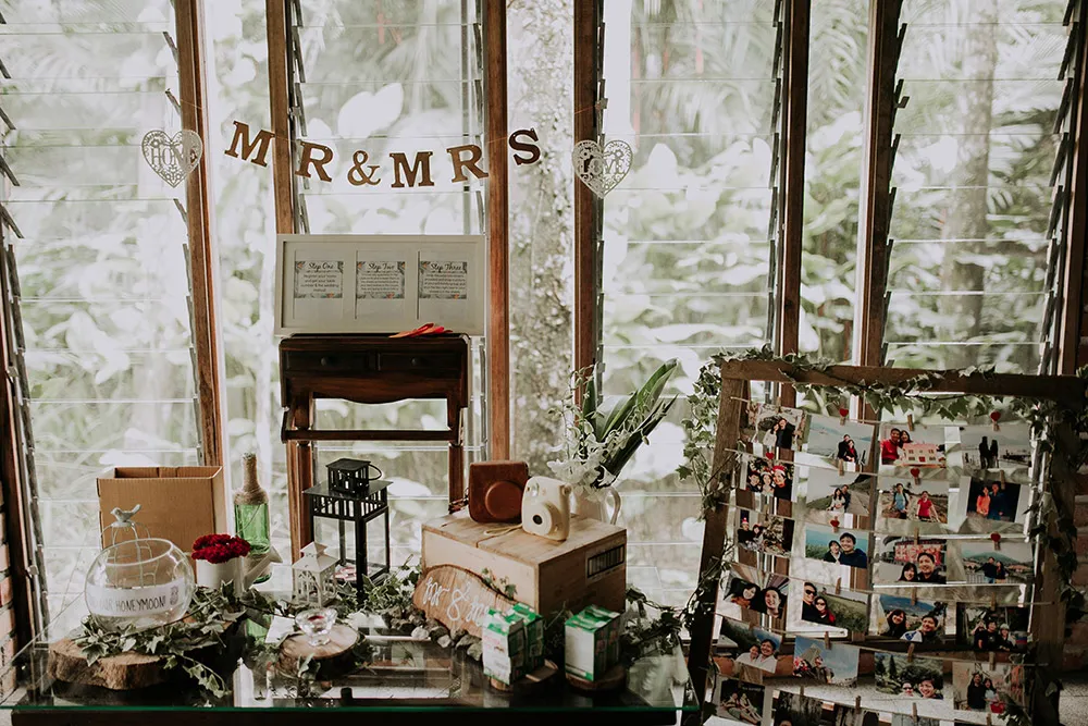 Photo by Jessiel Yee Photography. theweddingnotebook.com