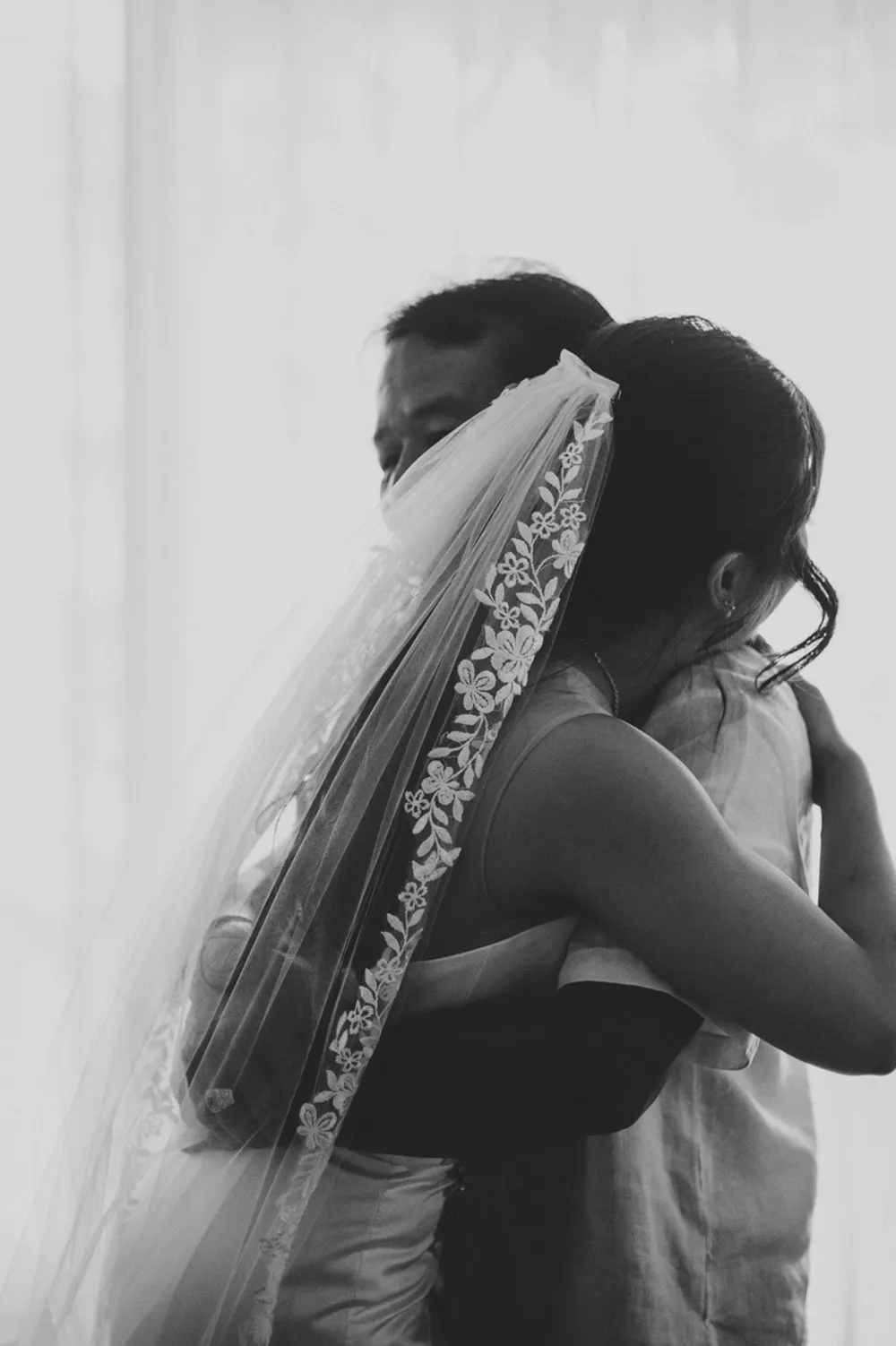 Andy Phe Photography. theweddingnotebook.com