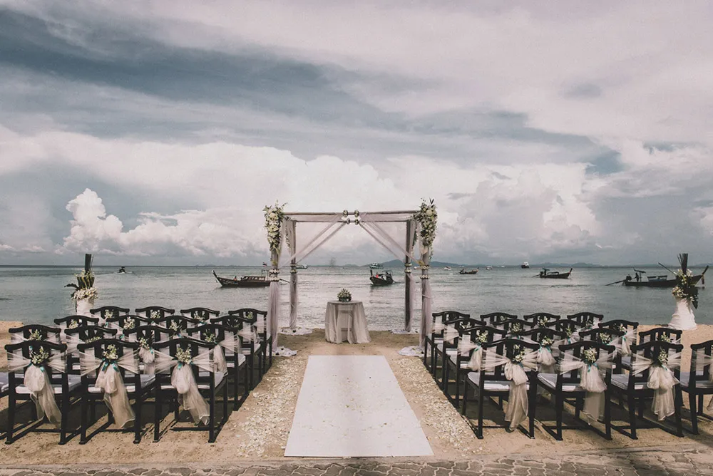 Andy Phe Photography. theweddingnotebook.com