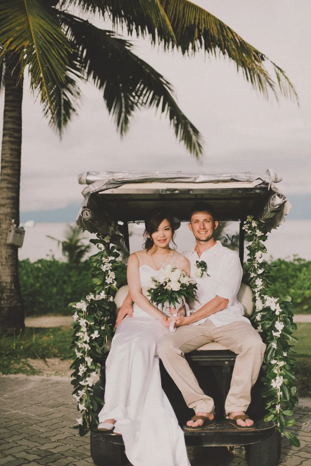 Andy Phe Photography. theweddingnotebook.com