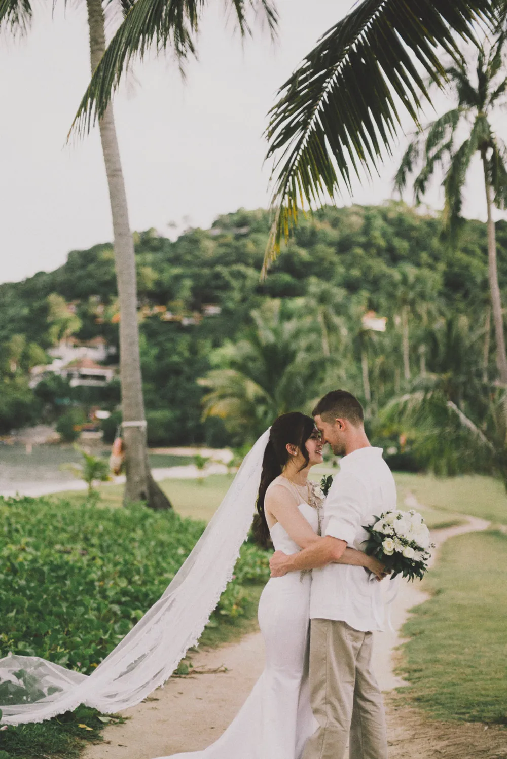 Andy Phe Photography. theweddingnotebook.com