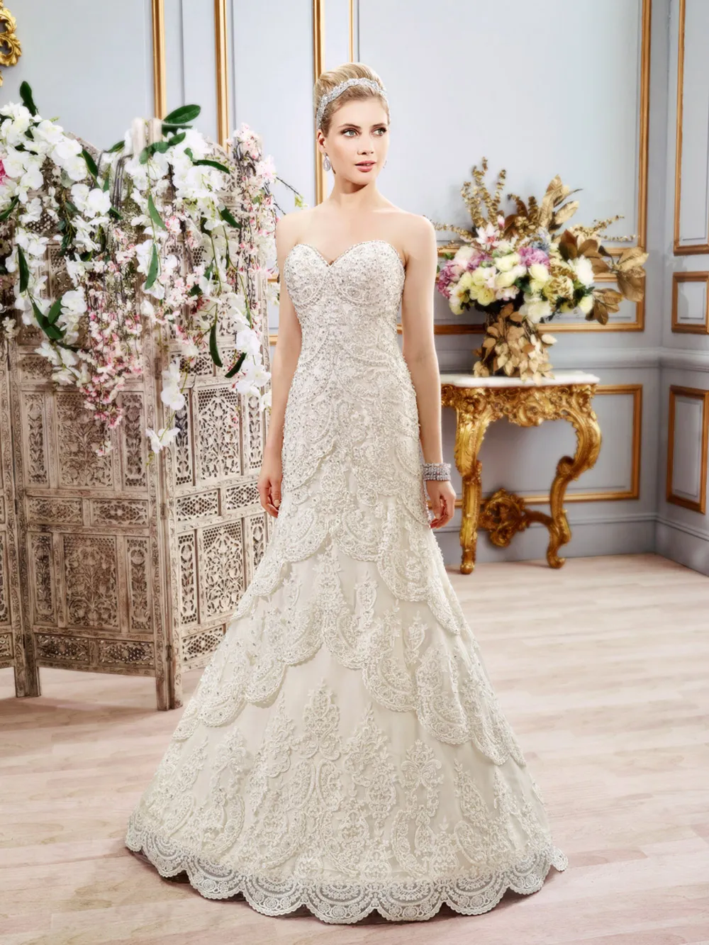 Val Stefani Spring 2016 Collection. theweddingnotebook.com