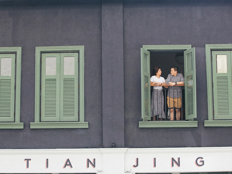 Vintage Engagement Portraits With an Extra Sentimental Twist