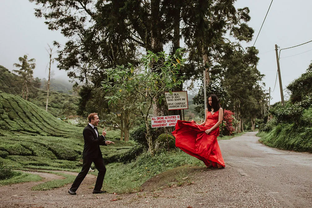 Photo by Hellow Jane Lee. theweddingnotebook.com