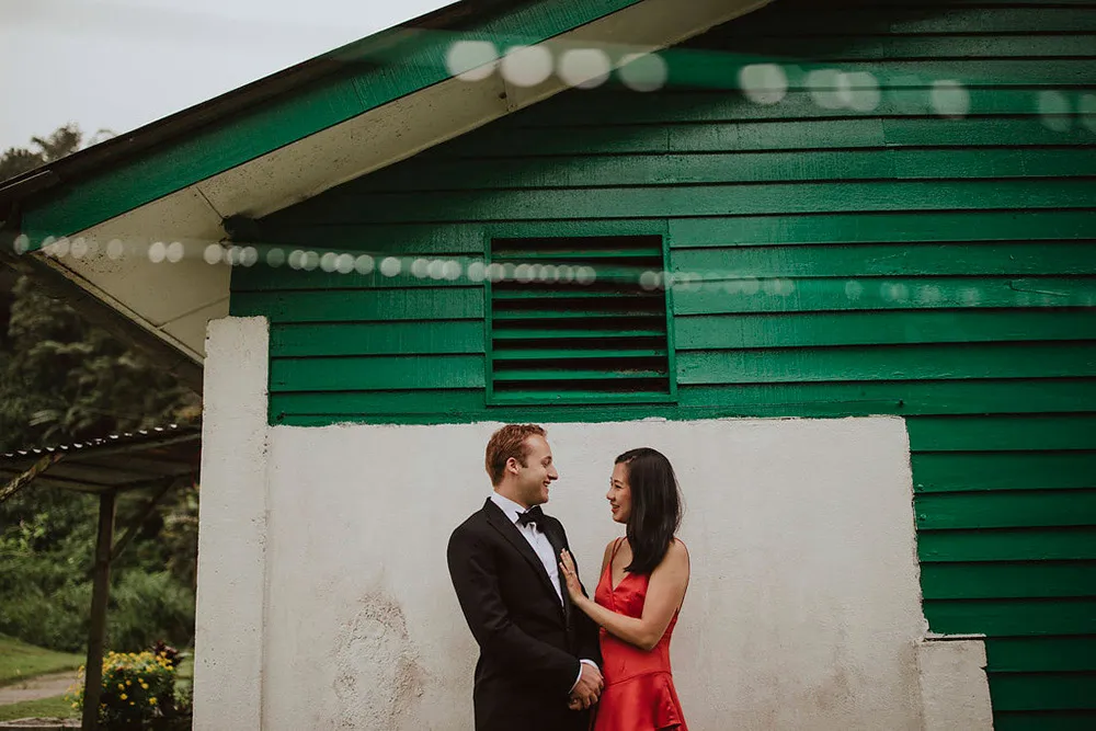 Photo by Hellow Jane Lee. theweddingnotebook.com