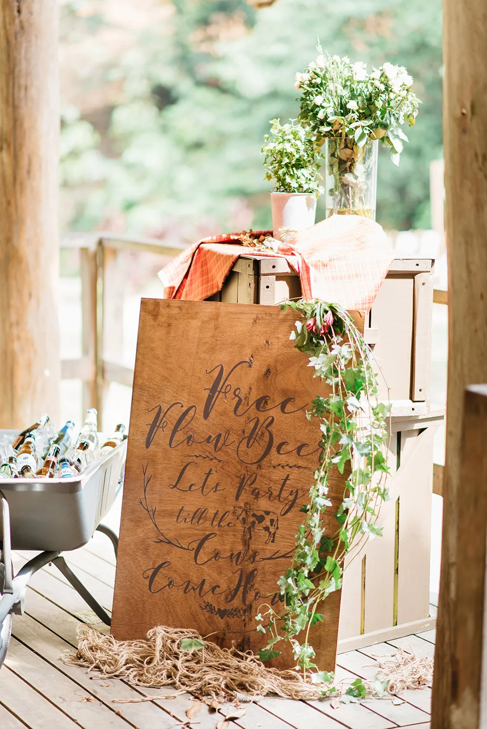 Photo by Peter Herman Photography. Styling by The PeakXperience. theweddingnotebook.com