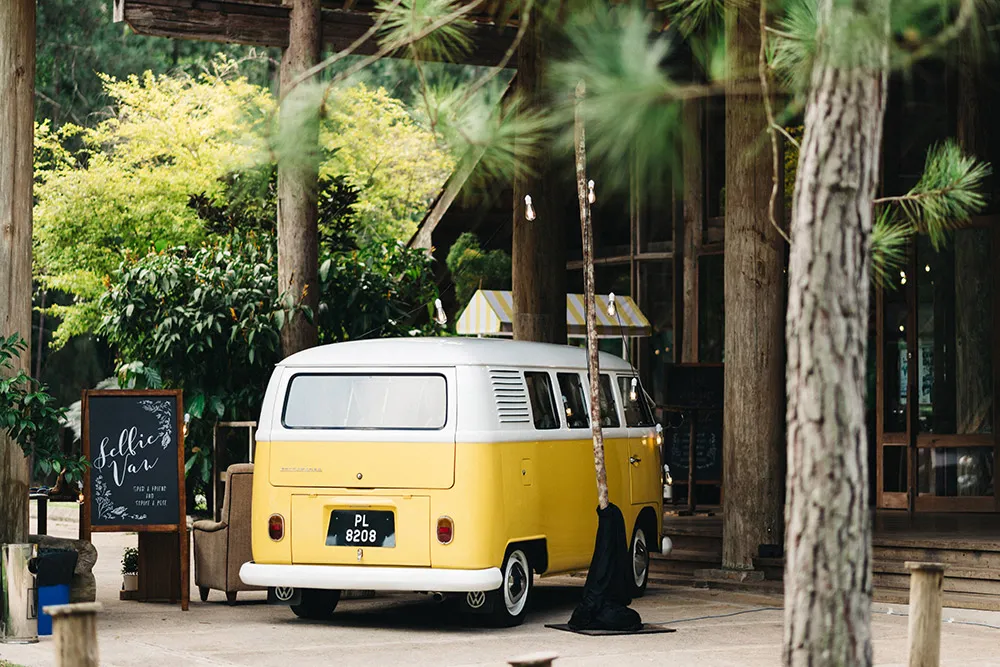 Photo by Peter Herman Photography. Styling by The PeakXperience. theweddingnotebook.com