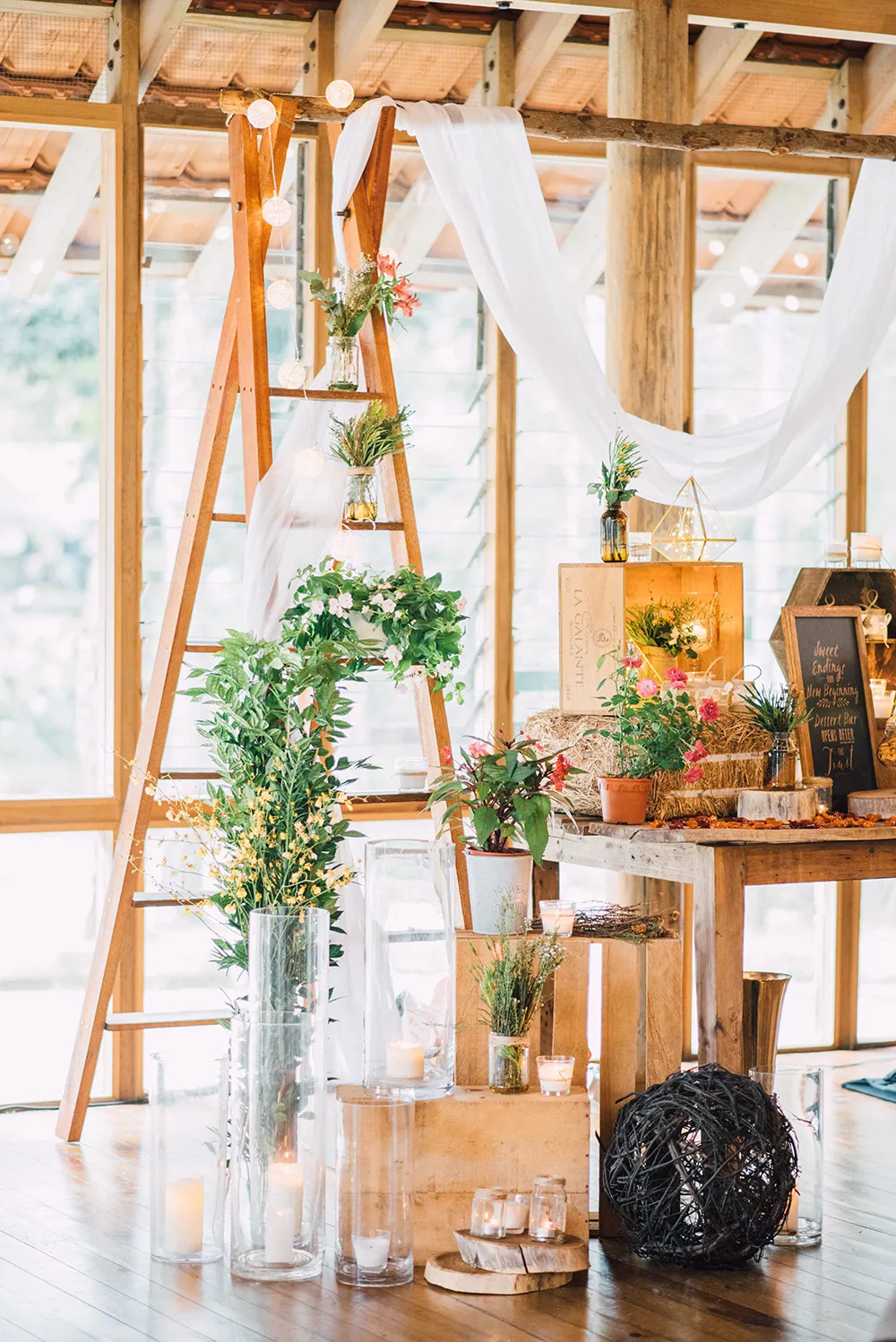 Photo by Peter Herman Photography. Styling by The PeakXperience. theweddingnotebook.com