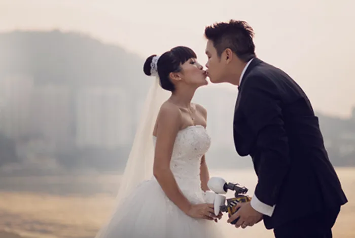 Photography by U Wang Studio. theweddingnotebook.com