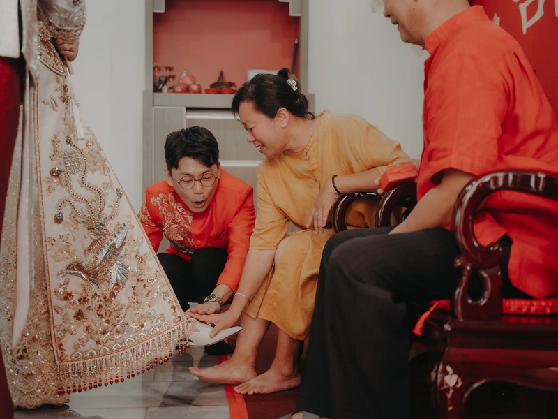 Over 15 Wedding Chaperone To Hire: Navigating The Chinese Traditional Wedding Rituals
