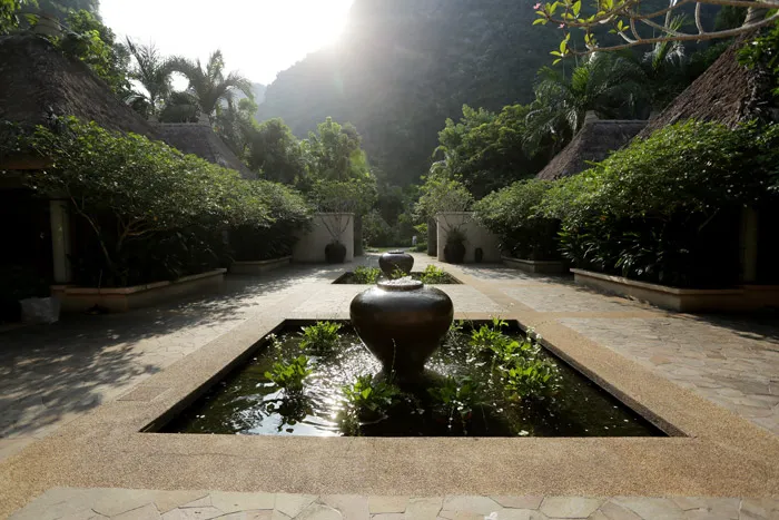 Photo by U Wang Photography. theweddingnotebook.com