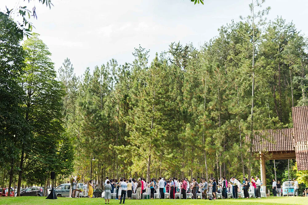 Photo by Pause Studios. theweddingnotebook.com