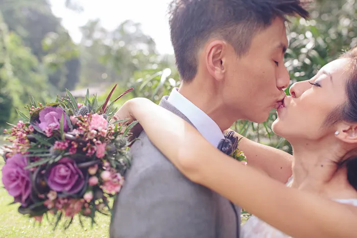 Ivan Tan Photography. theweddingnotebook.com