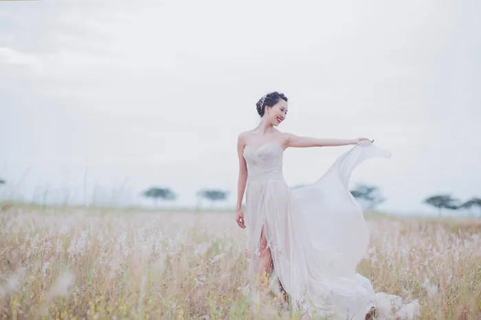 Multifolds Photography. Styling by Heaven In A Wild Flower. theweddingnotebook.com