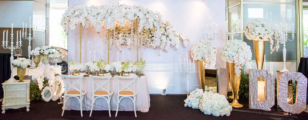 Hilton Kuala Lumpur white and gold glam. theweddingnotebook.com 