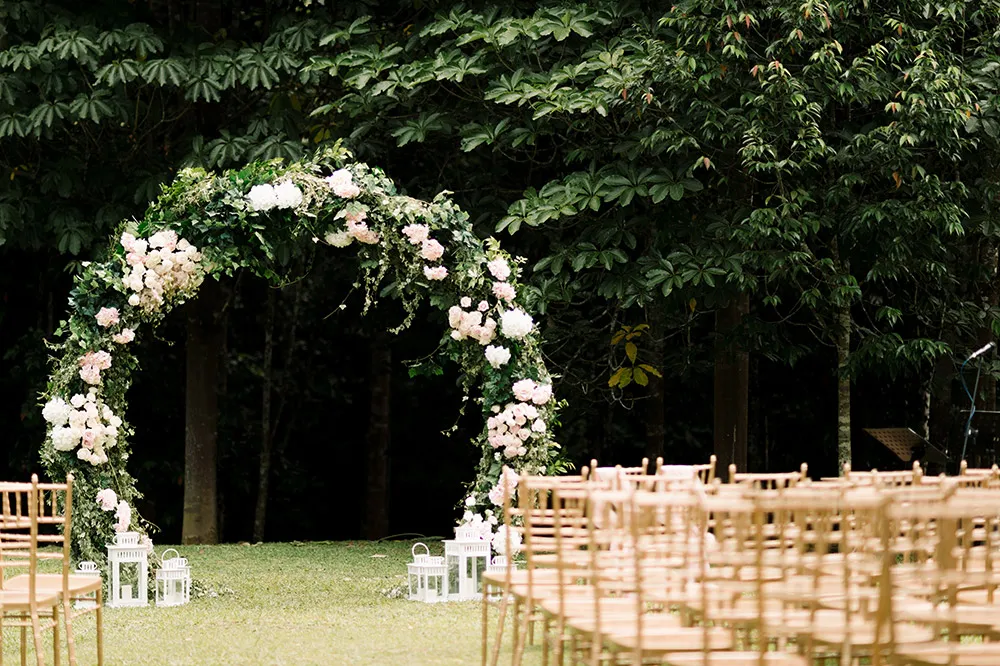 Photo by Fixer Photography. theweddingnotebook.com
