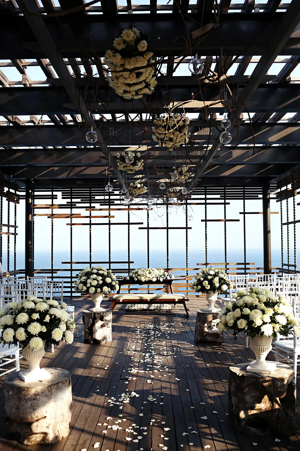 Photo by Axioo. theweddingnotebook.com