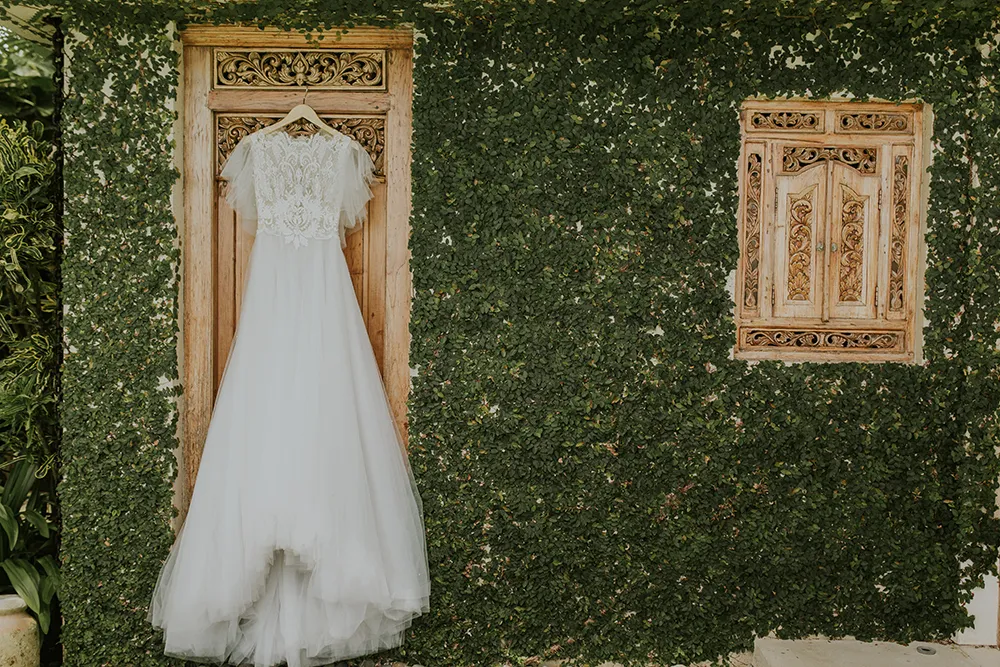 Photo by Punyan Photography. theweddingnotebook.com
