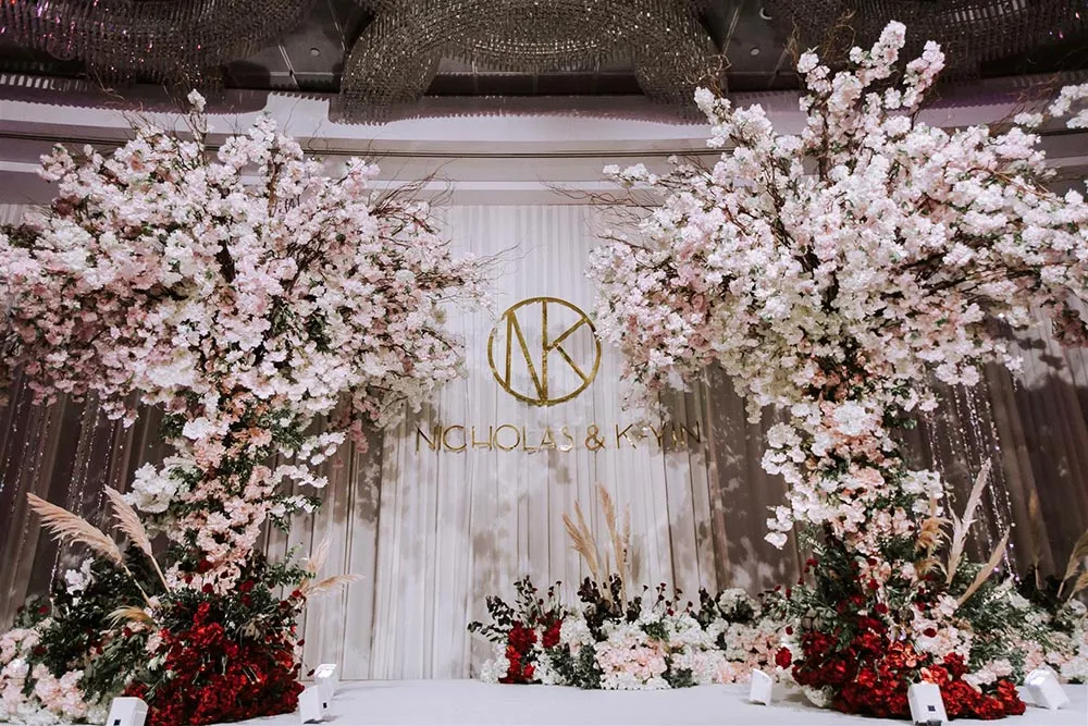 Flowers by Wishing Tree. Louis Loo Photography. theweddingnotebook.com