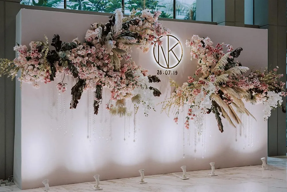 Flowers by Wishing Tree. Louis Loo Photography. theweddingnotebook.com