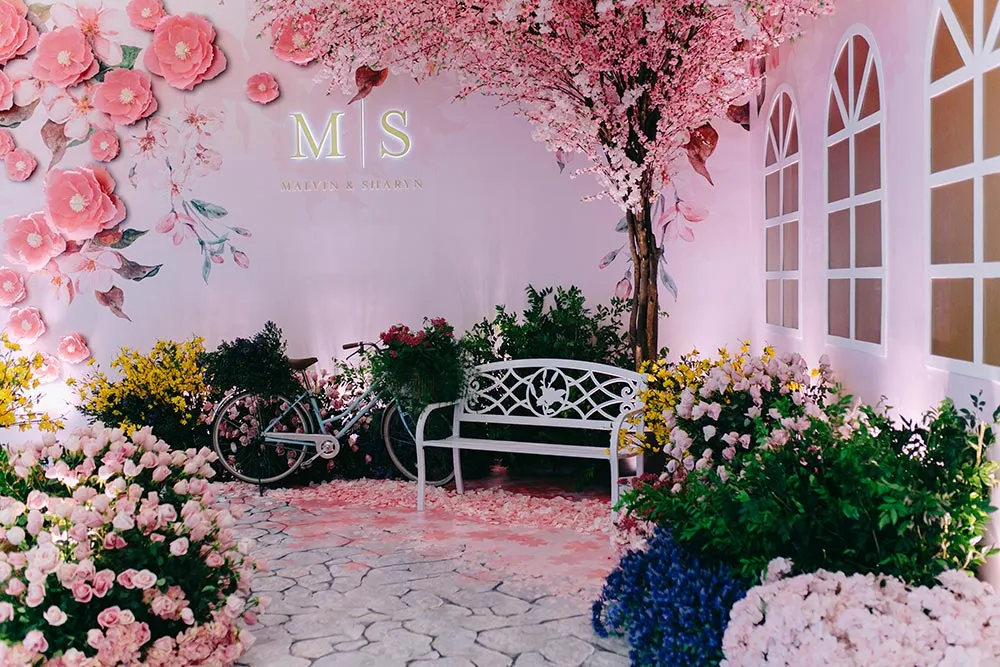 Flowers by Wishing Tree. Adam Ong Photography. theweddingnotebook.com