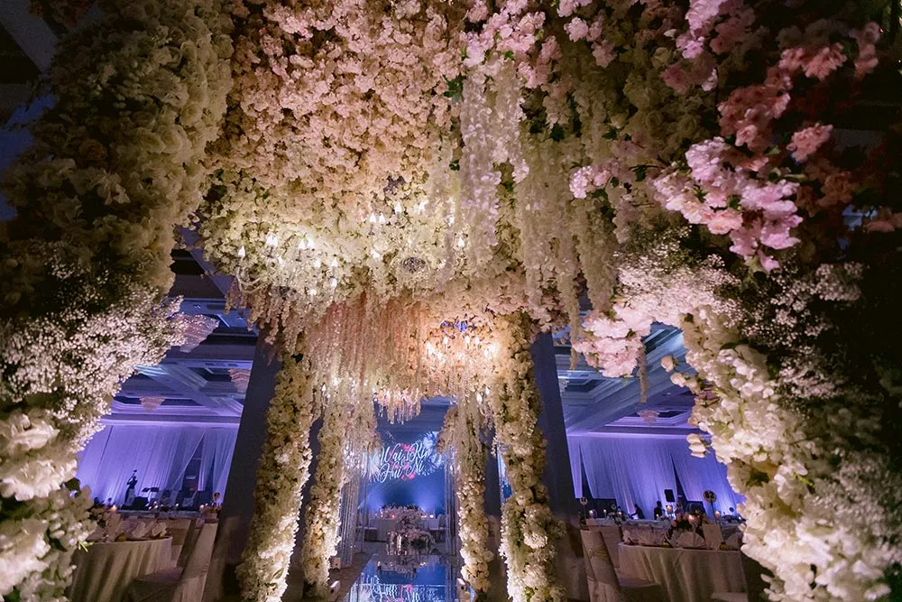Flowers by Wishing Tree. Louis Loo Photograph. Planning by MY Wedding Planner. theweddingnotebook.com